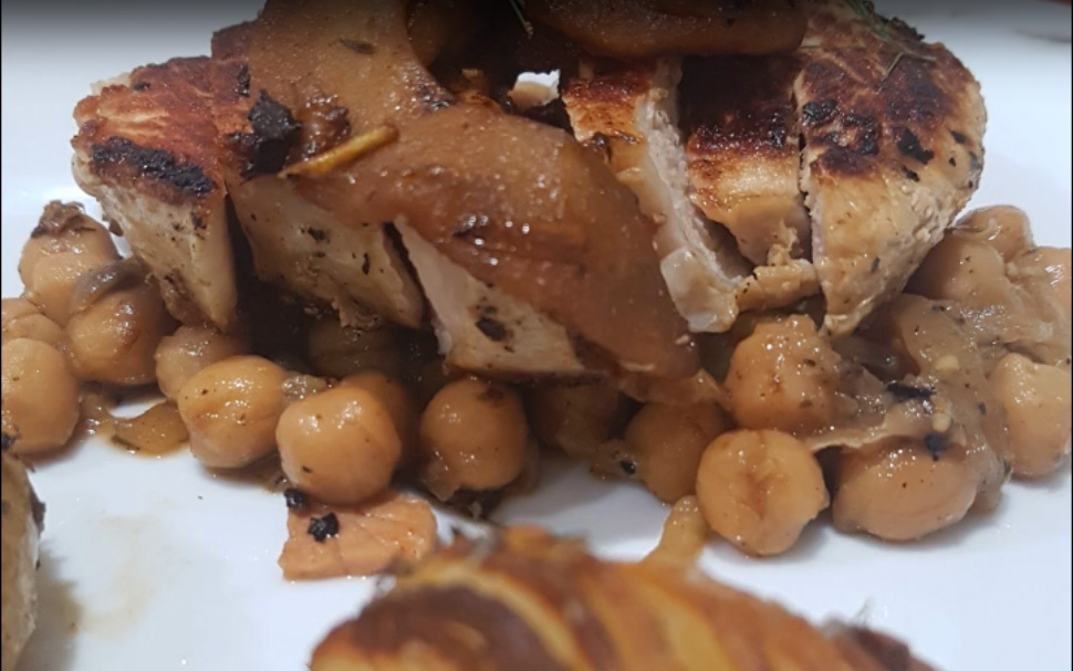 Pork + Apple: A Healthier Version of a Roast!